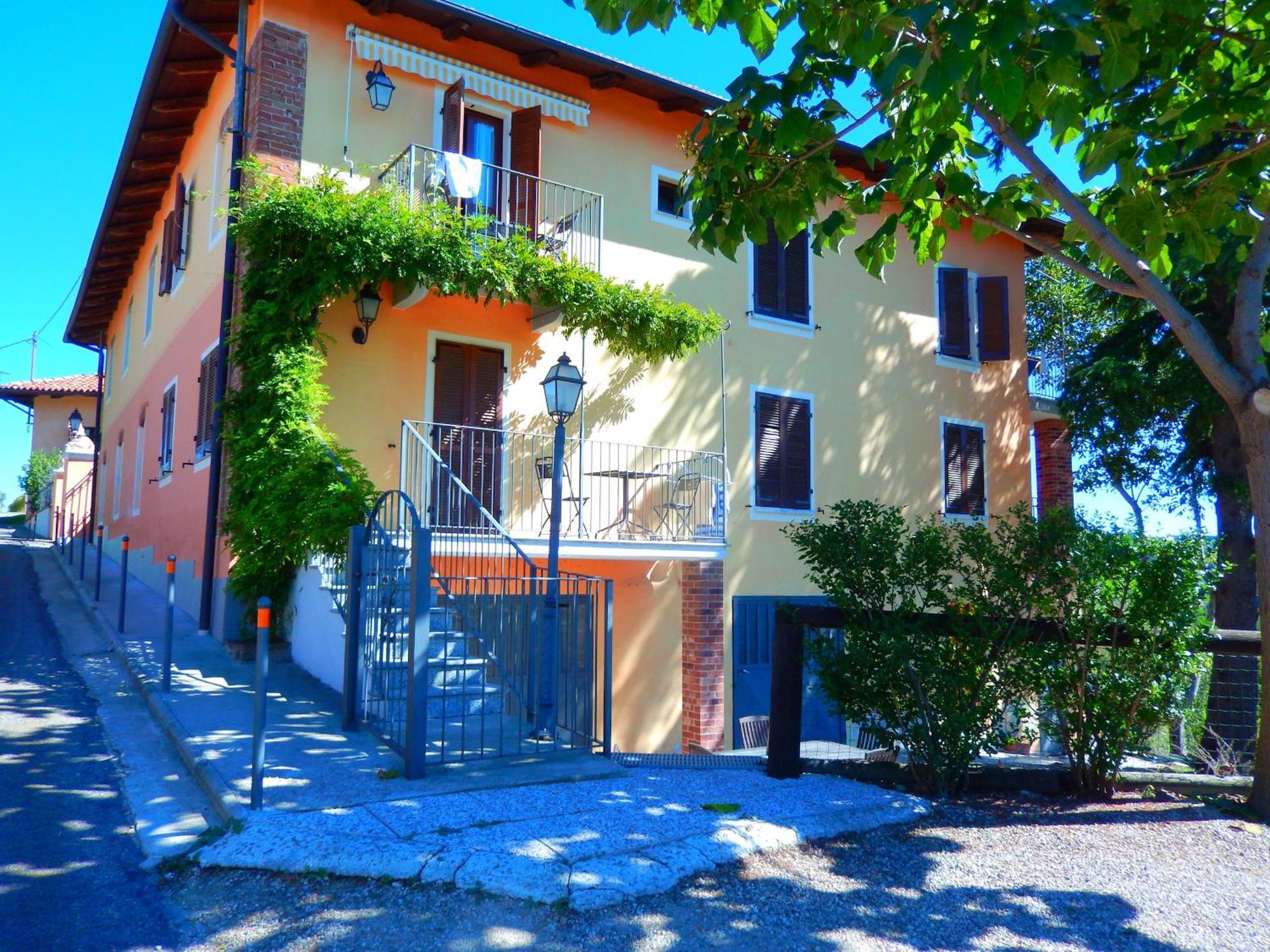Agriturismo Cantine Bevione - Family Apartments Farigliano Экстерьер фото